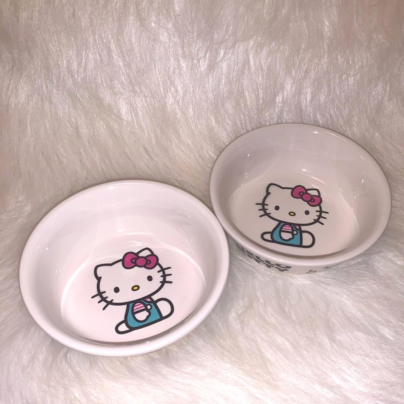 NEW!!! SET OF 2 HELLO KITTY PET BOWLS - Picture 2 of 6